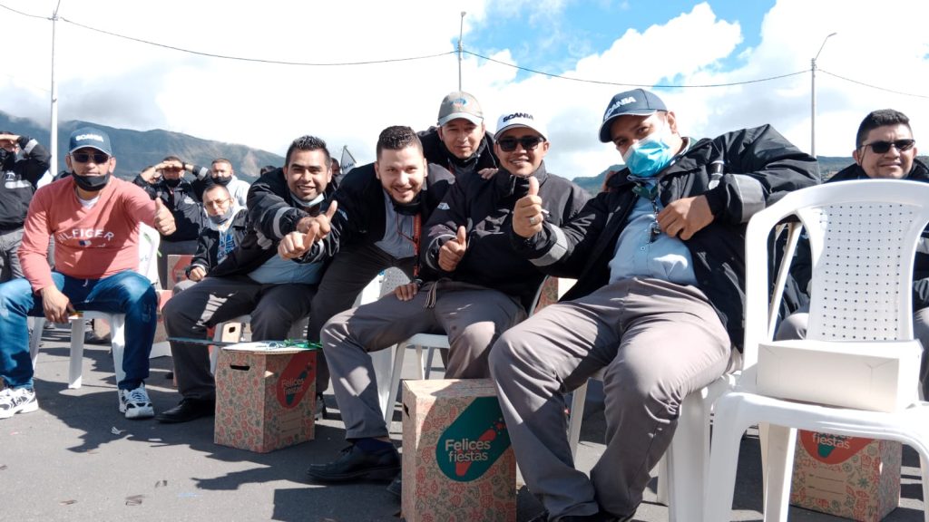 operadores en la celebración de fin de año de la compañía