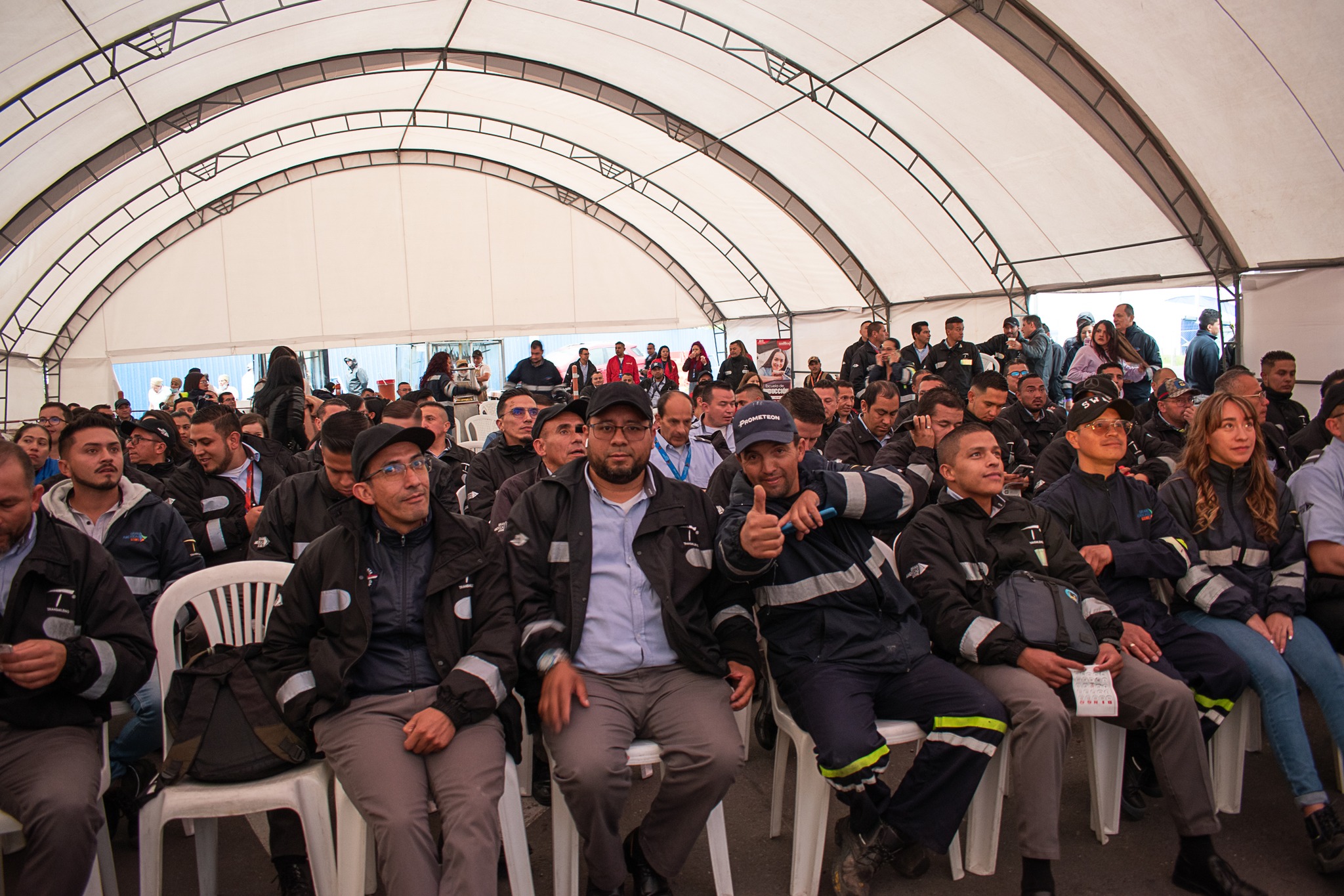 Foto de los colaboradors participando de la fiesta de fin de año GAU